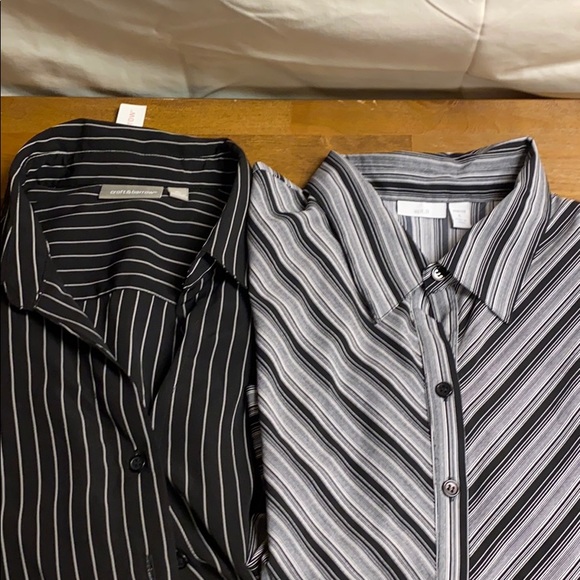 Two xl button down blouses - Picture 4 of 4